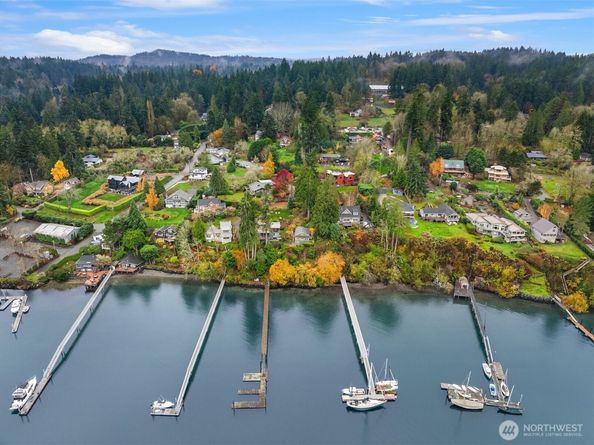 9986 NE Ewing Street, Bainbridge Island WA 98110