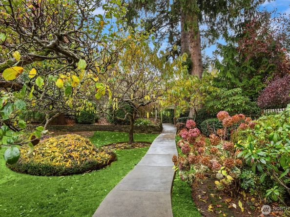 9986 NE Ewing Street, Bainbridge Island WA 98110