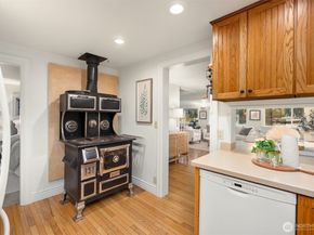 9986 NE Ewing Street, Bainbridge Island WA 98110