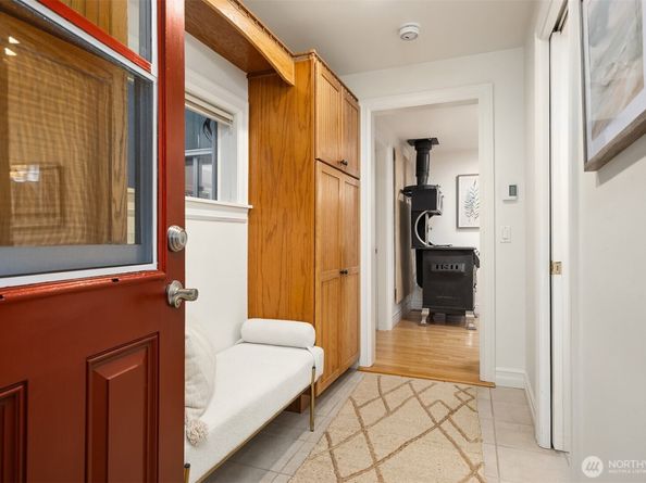 9986 NE Ewing Street, Bainbridge Island WA 98110