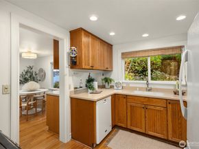 9986 NE Ewing Street, Bainbridge Island WA 98110