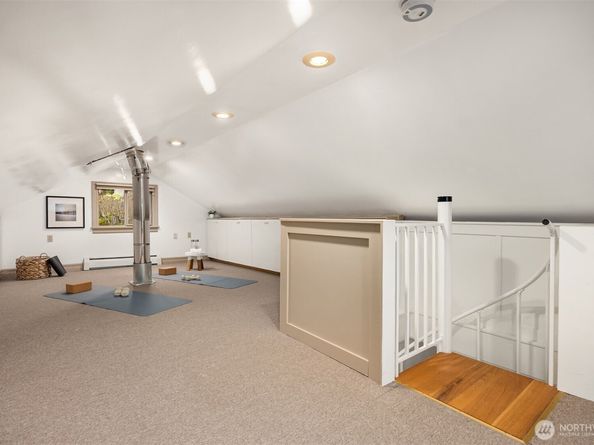 9986 NE Ewing Street, Bainbridge Island WA 98110