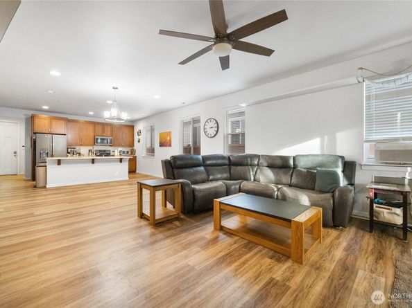 6770 Skipper Lane SE, Port Orchard WA 98367