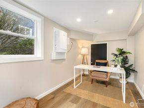 7722 18th Avenue NE, Seattle WA 98115