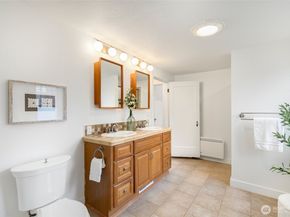 7722 18th Avenue NE, Seattle WA 98115