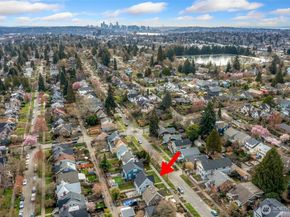 7722 18th Avenue NE, Seattle WA 98115