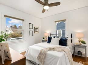 7722 18th Avenue NE, Seattle WA 98115