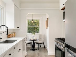 7722 18th Avenue NE, Seattle WA 98115