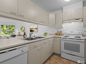 1822 152nd Avenue NE E308, Bellevue WA 98007