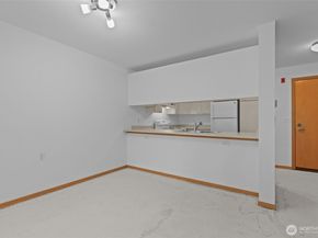 1822 152nd Avenue NE E308, Bellevue WA 98007