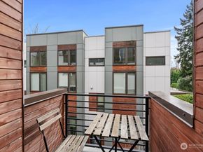 9266 50th Avenue S C, Seattle WA 98118