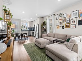 9266 50th Avenue S C, Seattle WA 98118