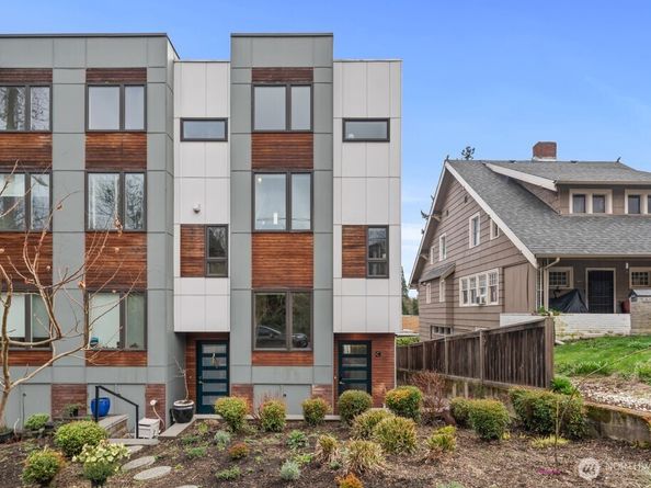 9266 50th Avenue S C, Seattle WA 98118