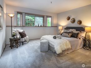 200 99th Avenue NE 16, Bellevue WA 98004