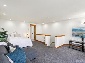 1939 10th Avenue W B, Seattle WA 98119