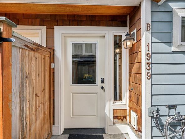 1939 10th Avenue W B, Seattle WA 98119