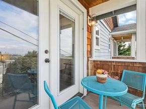 1939 10th Avenue W B, Seattle WA 98119