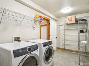 1939 10th Avenue W B, Seattle WA 98119