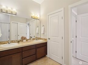 926 N 96th Street, Seattle WA 98103