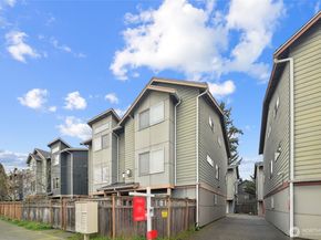 926 N 96th Street, Seattle WA 98103