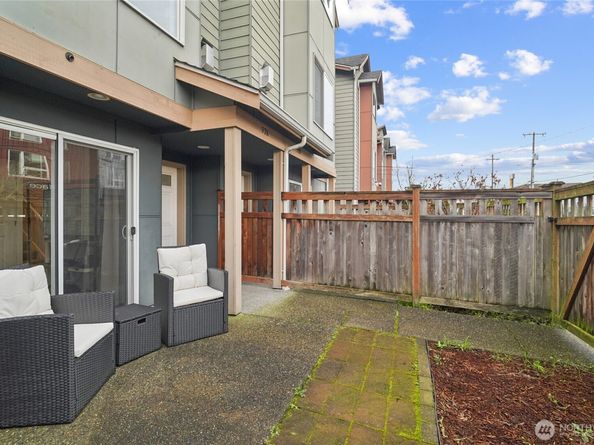 926 N 96th Street, Seattle WA 98103
