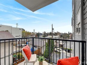 6547 42nd Avenue SW 303, Seattle WA 98136