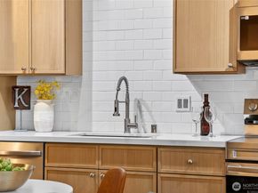 6547 42nd Avenue SW 303, Seattle WA 98136