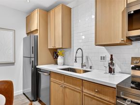 6547 42nd Avenue SW 303, Seattle WA 98136