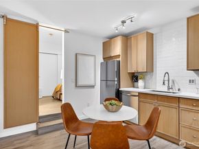 6547 42nd Avenue SW 303, Seattle WA 98136