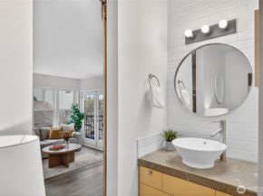 6547 42nd Avenue SW 303, Seattle WA 98136