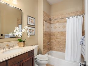 2212 77th Avenue SE, Mercer Island WA 98040