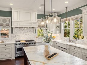 2212 77th Avenue SE, Mercer Island WA 98040