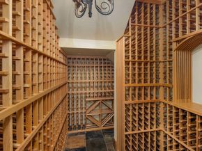 2212 77th Avenue SE, Mercer Island WA 98040