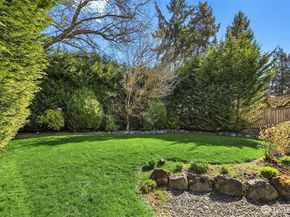 2212 77th Avenue SE, Mercer Island WA 98040