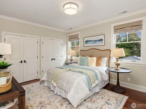 2212 77th Avenue SE, Mercer Island WA 98040