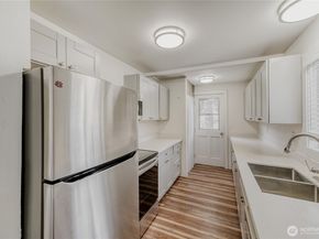 21004 NE 91st Street, Redmond WA 98053