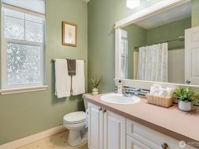 12712 Admiralty Way E203, Everett WA 98204