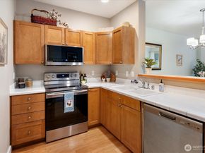 12712 Admiralty Way E203, Everett WA 98204