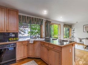10135 NE 64th Street A, Kirkland WA 98033