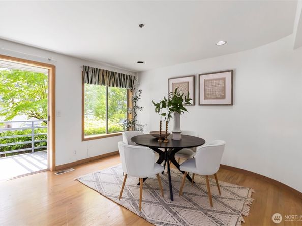 10135 NE 64th Street A, Kirkland WA 98033