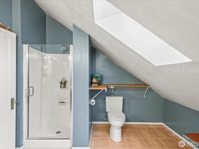 5833 Woodlawn Avenue N, Seattle WA 98103