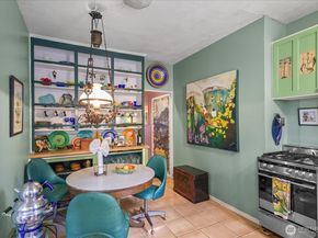 5833 Woodlawn Avenue N, Seattle WA 98103