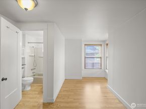 5833 Woodlawn Avenue N, Seattle WA 98103