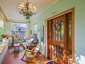 5833 Woodlawn Avenue N, Seattle WA 98103