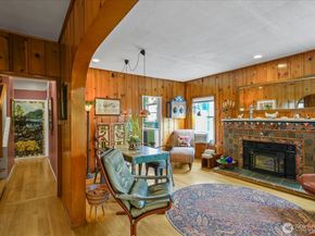 5833 Woodlawn Avenue N, Seattle WA 98103