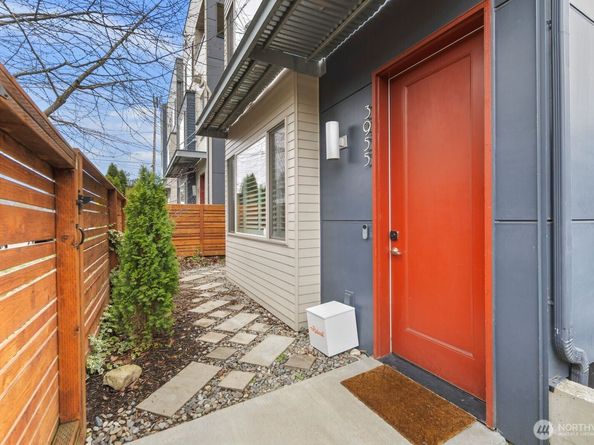 3955 SW Oregon Street, Seattle WA 98116