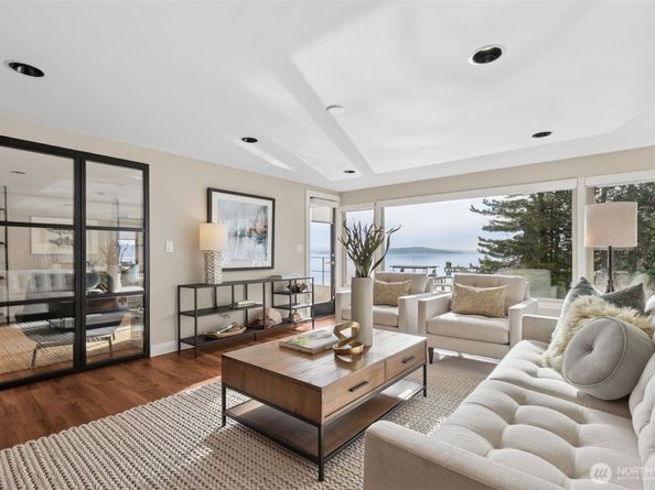 1600 43rd Avenue E 211, Seattle WA 98112