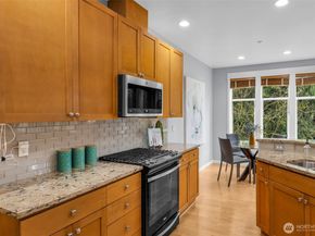 6441 SE Cougar Mountain Way, Bellevue WA 98006