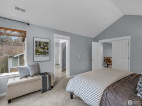 6441 SE Cougar Mountain Way, Bellevue WA 98006