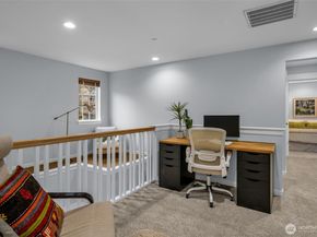 6441 SE Cougar Mountain Way, Bellevue WA 98006